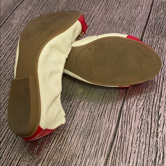 Tahari read and cream ballet flats size 7 1/2 - Picture 3 of 3